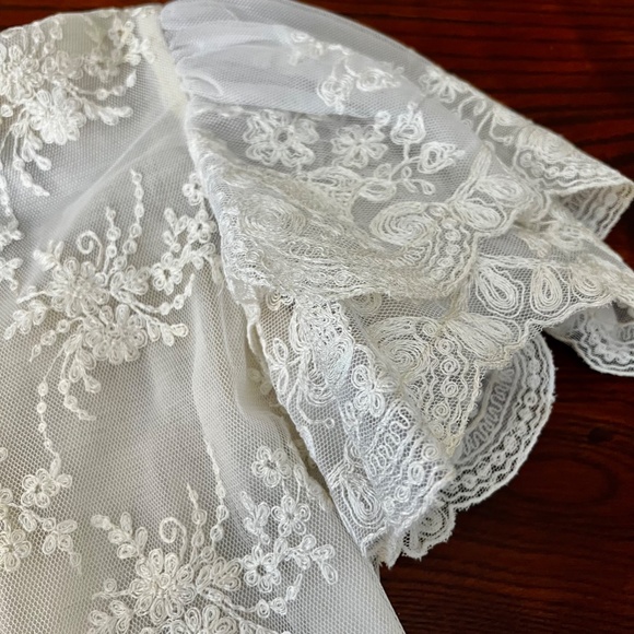 Vintage 3-Piece Ensemble IIvory Embroidered Blouse, Silk Skirt & sash, Rizkallah - Picture 15 of 16